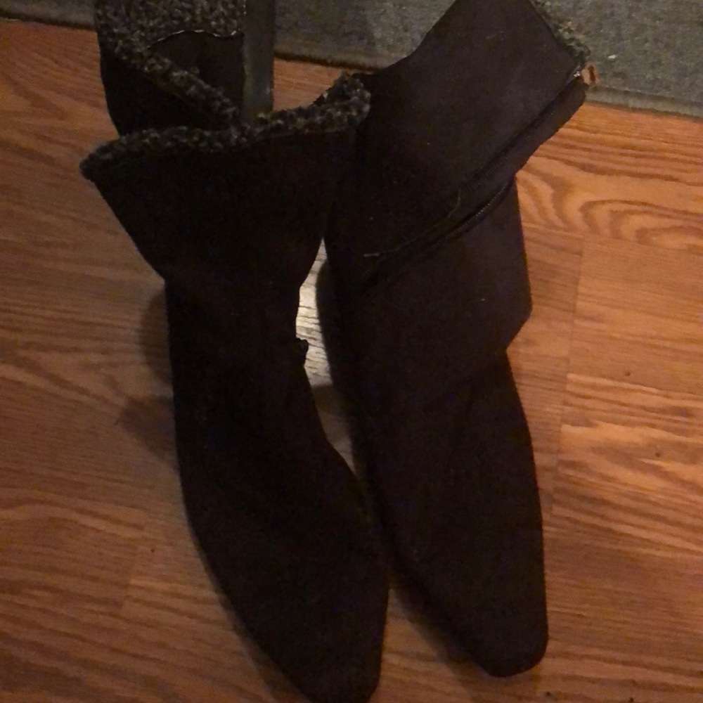 Black Boot with fur trim by Cloudwalkers Size 12